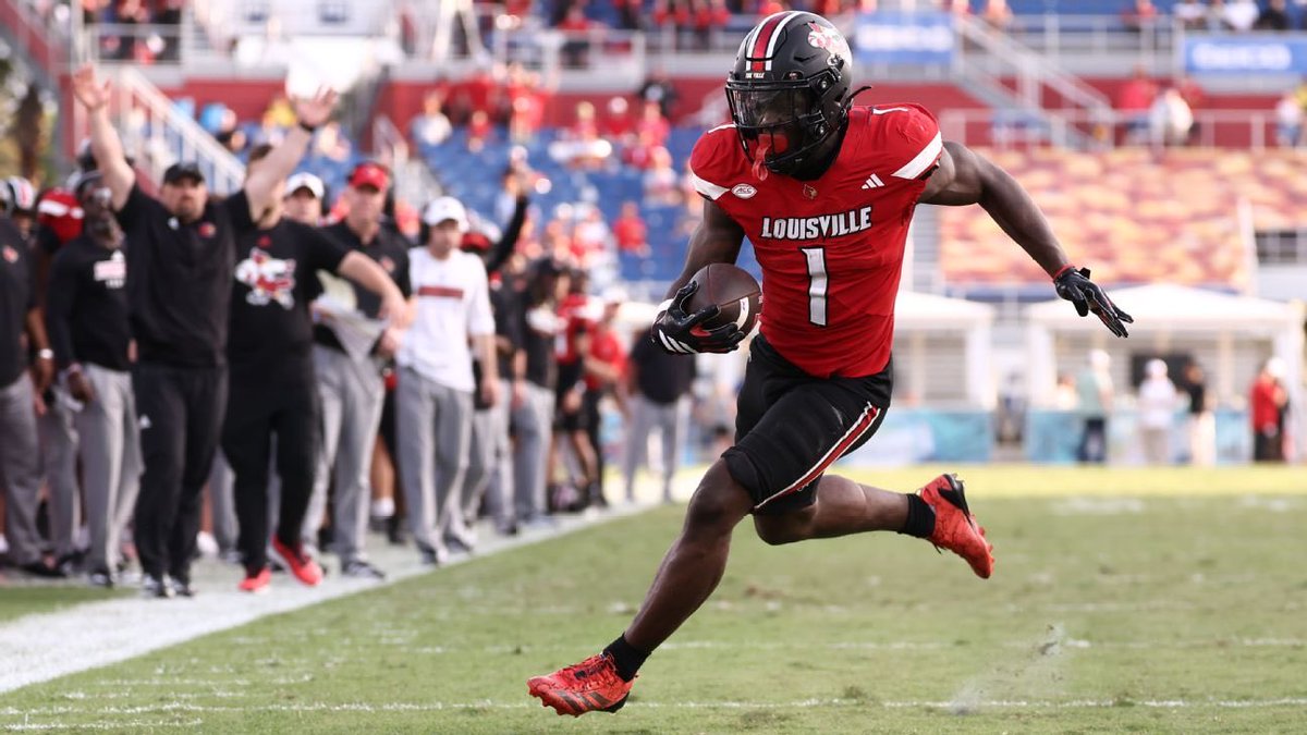 RotoStJournal's tweet photo. 1.12 | Isaac Brown, RB, Louisville 🪺

5-9, 190 lbs. Played 9 games in 2025 and still averaged 8.8 YPC. As a true freshman: 1,173 rush yards, 11 TD, 30 receptions.

He’s not going to run through you. He’s going to be gone before you realize what happened. Pure upside pick. https://t.co/oicGg6L9pA