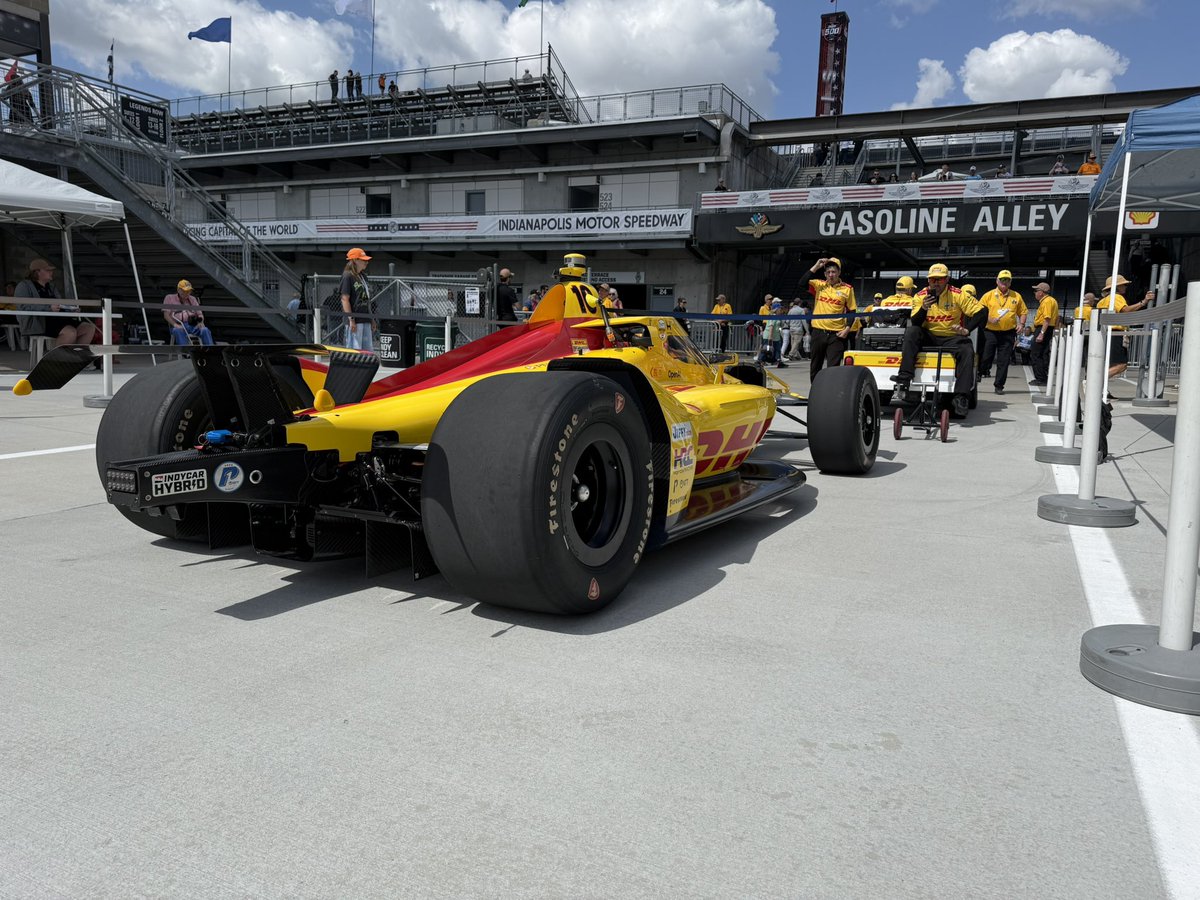dshaf's tweet photo. Indy 500 practice starts soon… #indy500 #indycar @IMS https://t.co/zzMmhPjs3M