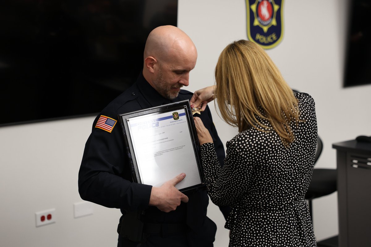 CheyennePolice's tweet photo. We are proud to announce the promotion of four Cheyenne Police Officers:

• Captain Long - promoted from Lieutenant
• Lieutenant Malatesta - promoted from Sergeant
• Sergeant Hayden - promoted from Officer
• Sergeant Horne - promoted from Officer

Congratulations! https://t.co/4FRZTwotzB