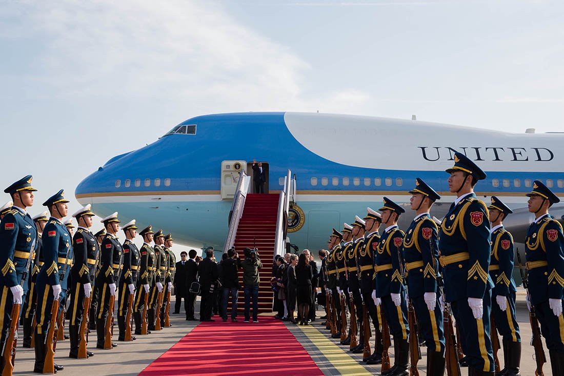 jimichang32's tweet photo. @Islandcrybaby @bennyjohnson @TheDemocrats You should check back history, it's calling.
2014 APEC Summit in Beijing #ObamaVisit https://t.co/WbaqY76VBe
