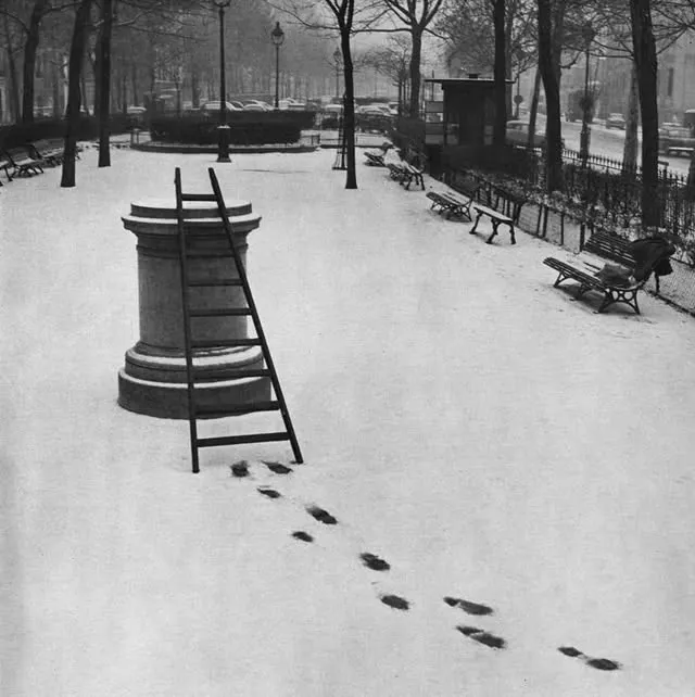 Retra_tos's tweet photo. #Fotografía de #RenéMaltête 1930-2000 #fotógrafo, poeta y humorista #francés, conocido por su fotografía #callejera lúdica, #irónica y poética. Sus imágenes suelen capturar momentos inesperados, #divertidos o #surrealistas de la vida cotidiana #retratos  #minimalista https://t.co/Wi0jsDjyLP