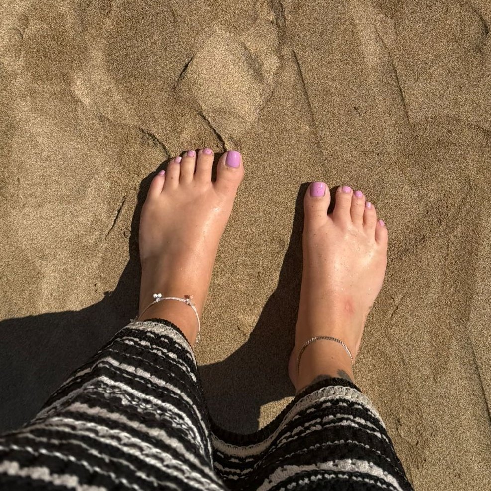 prettyfeetsp tweet media