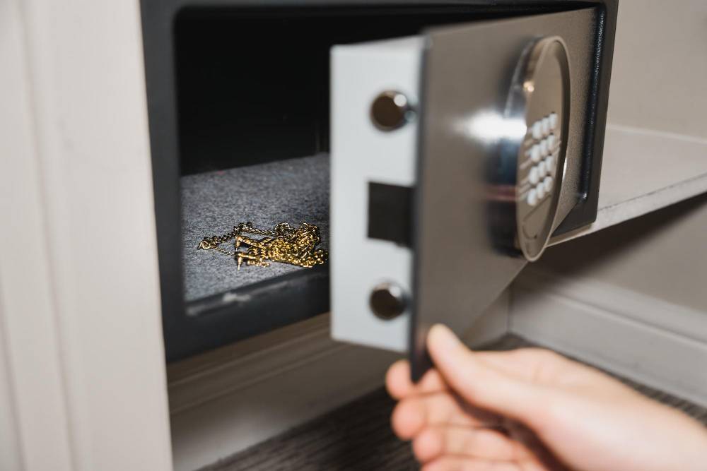 QuickproLlc's tweet photo. Emergency Safe Opening: What to Expect

A locked safe has a way of changing the mood in a room! One minute, you are reaching for a document, cash, jewelry, or a family item you thought was secure and accessible. Next, nothing responds. The keypad ...

https://t.co/qCL5qnnGBu https://t.co/4CXb3kS0qd