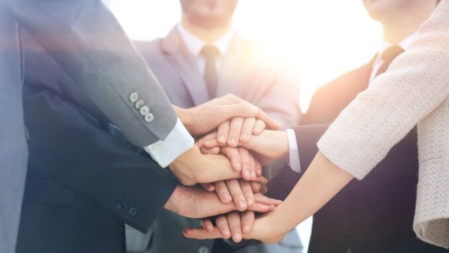 Vubiz's tweet photo. If you're considering "Developing A Strong Leadership Team", click to check out our tailored #onlinetraining course that delivers the key elements of how to create a leadership team that is a model for the rest of the organization! https://t.co/SQoeaikZry https://t.co/IRoSGhN2Ry