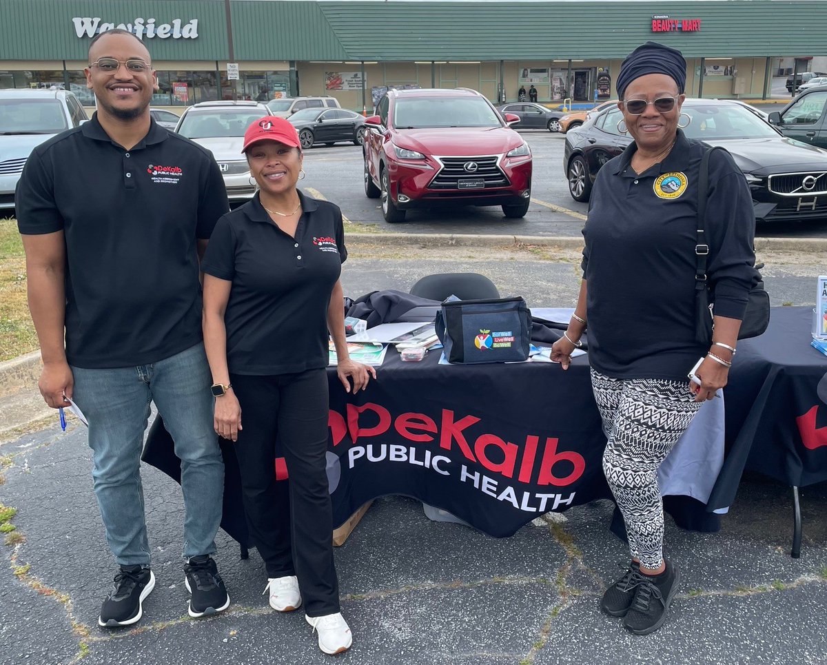 LEADDeKalb's tweet photo. #LEADDeKalb joined the #CityofLithonia for their recent Trash Bash! Residents were able to drop of their bulk items and learn more about the #DeKalbPublicHealth and LEAD DeKalb physical activity initiative Walk It Out Challenge that starts May 27th https://t.co/8u55WXgLbr