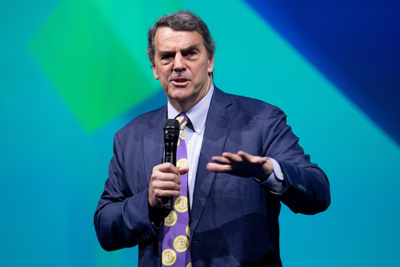 CriptoNoticias's tweet photo. ⚡ "Bitcoin potencialmente eclipsará al dinero fíat", asegura Tim Draper. El inversionista cree que Bitcoin es una mejor tecnología para mover valor y sostiene que familias, empresas y gobiernos deberían mantener reservas. https://t.co/q6VbocRBrx