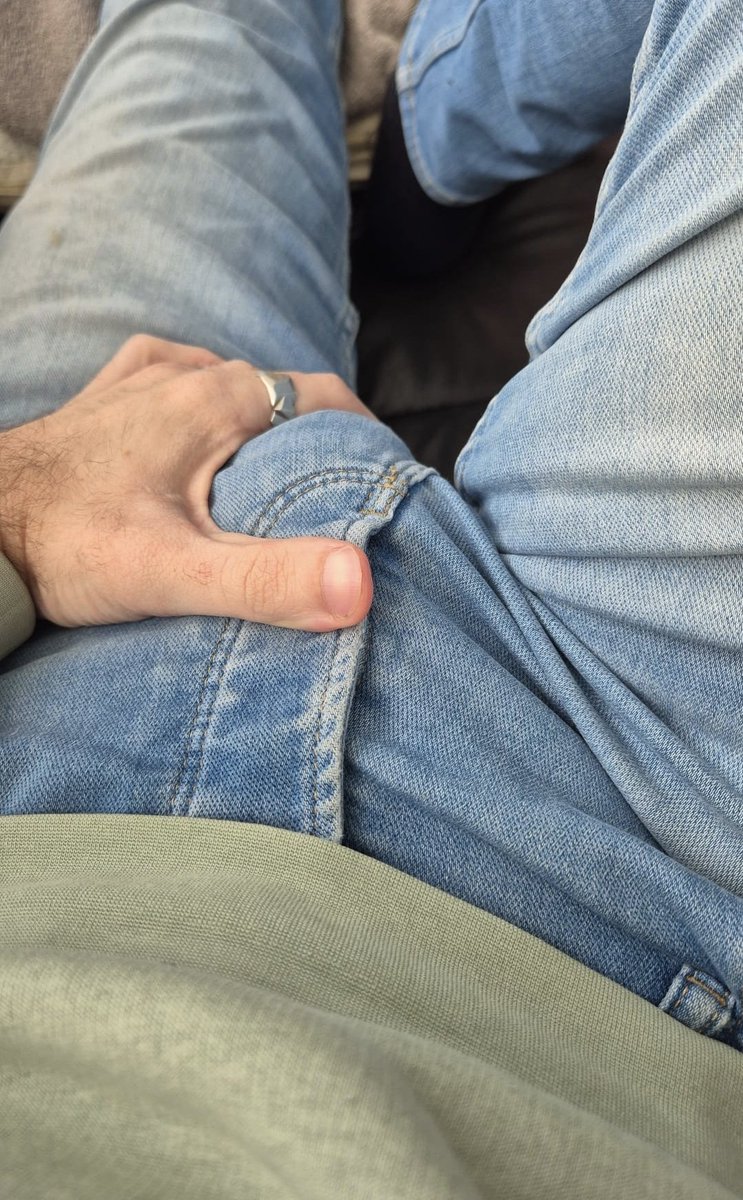 Master_RizzNL's tweet photo. On your knees loser! 

#bulge #gaymaster #findom #keyholder #dutchmaster https://t.co/nyeebpJNIn