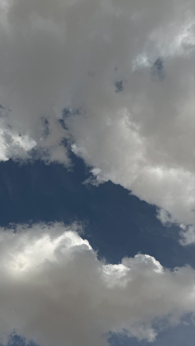 11_y2's tweet photo. ☁️💙 https://t.co/Y4PI2TmRFe