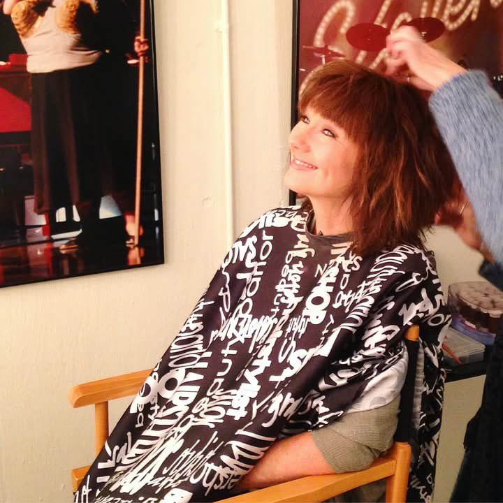 RayStevensMusic's tweet photo. Today would have been Lari White's Birthday! Lari gained attention as a country music star in the mid-1990s. She became known as a Nashville producer, performed on Broadway, appeared in "Cast Away", &amp; was a guest on Ray Stevens CabaRay Nashville. #HappyHeavenlyBirthday Lari! https://t.co/YOpypyYtrt