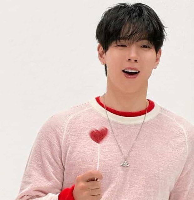 손현우 얼굴 tweet media