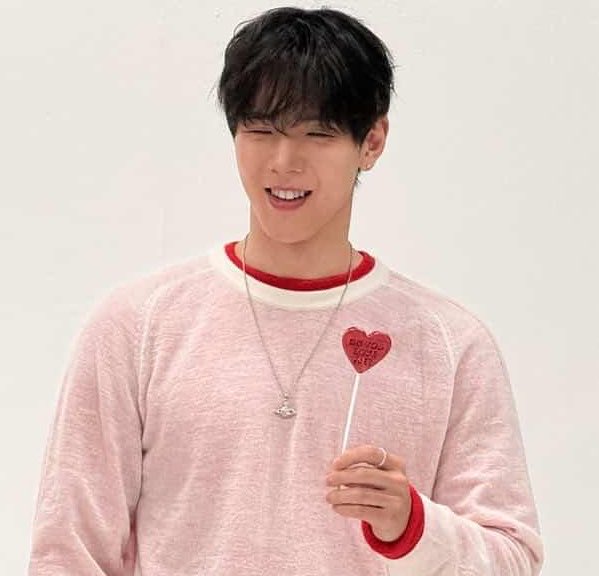 손현우 얼굴 tweet media