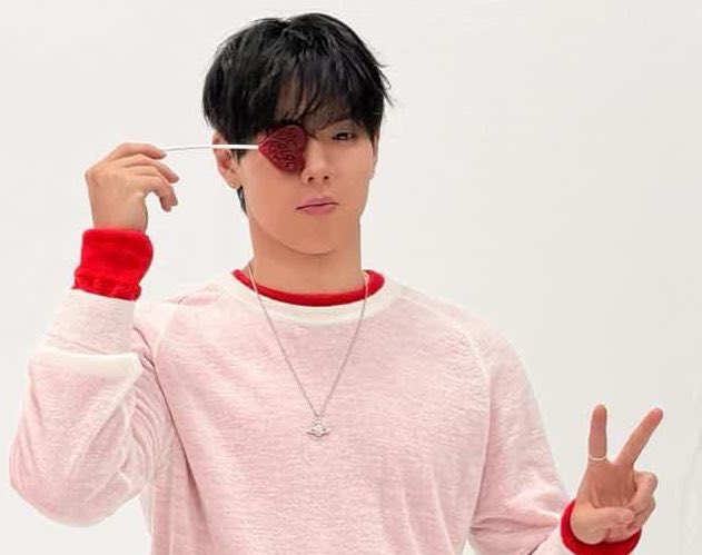 손현우 얼굴 tweet media