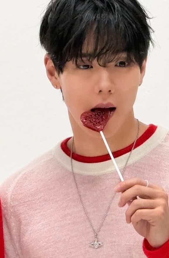 손현우 얼굴 tweet media