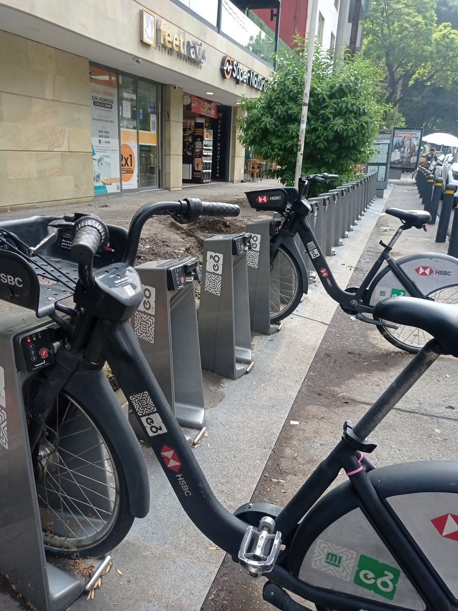 NorAlfaro's tweet photo. Lo mismo en @ecobici  ce 359 sólo unidades descompuestas https://t.co/oTh5BSzjuq