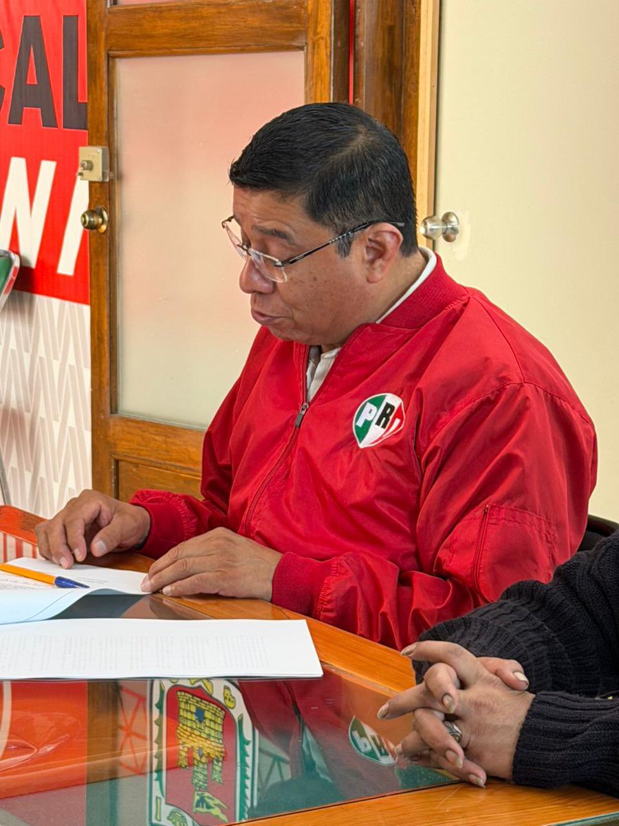 PRI_Tlaxcala24's tweet photo. Firmamos un importante convenio de colaboración con la Congregación Mariana Trinitaria, sumando esfuerzos por el bienestar de las familias tlaxcaltecas.
Gracias a nuestro presidente @enriquepa69 por seguir construyendo alianzas en favor de nuestra gente.
¡Súmate! #ElPRIMeLate https://t.co/3GoIyabG3t