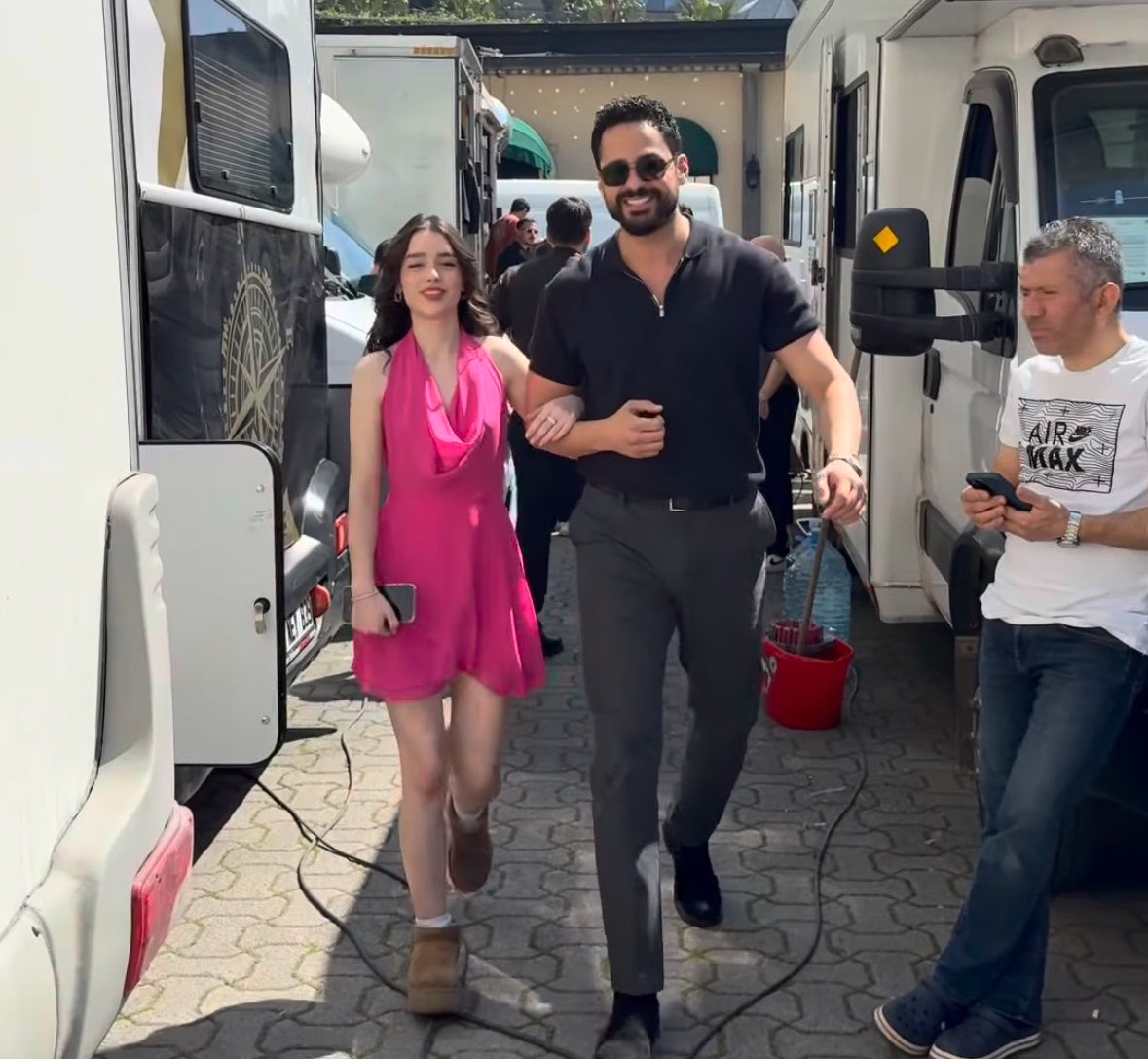 urwolve's tweet photo. Ekin ve ulku 🤍🧁🤏🏻 https://t.co/YH7gsfDgao