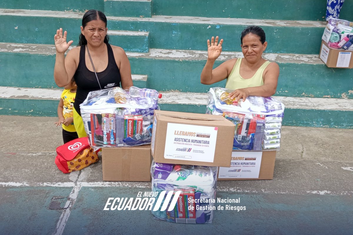 Riesgos_Ec's tweet photo. 📍 #Esmeraldas | Muisne

Tras la afectación generada por la plaga de la jaiba mora en el cantón Muisne, el Gobierno Nacional, liderado por el presidente Daniel Noboa, está junto a la gente.

Entregamos asistencia humanitaria a las familias afectadas en:
 🟣 Chamanga

Seguimos en territorio, acompañando a nuestra gente y protegiendo vidas. 🇪🇨

#ElNuevoEcuador