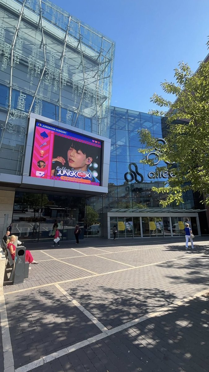 JUNGKOOK HUNGARY tweet media