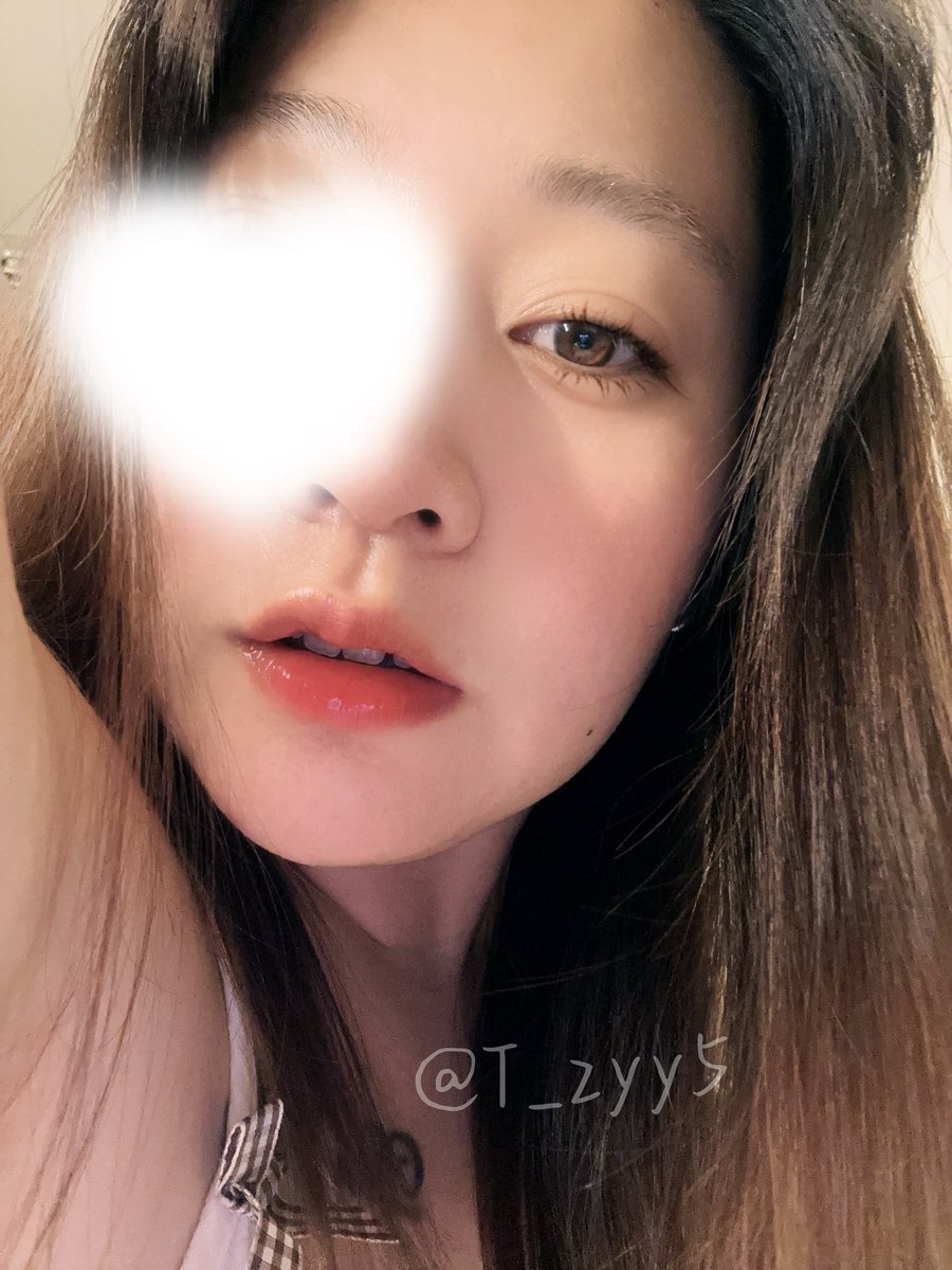 我右臉那顆痣是不是要點掉
看ㄌ很討厭耶ಠ_ಠ https://t.co/mWofGvrkjE