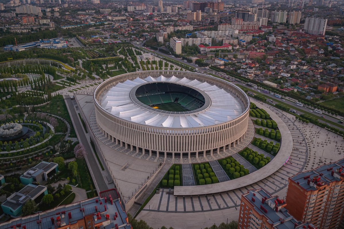 _johnysimo's tweet photo. Озону стало мало стадиона. Превращаемся в озоновый район https://t.co/3N1bxHNB1F