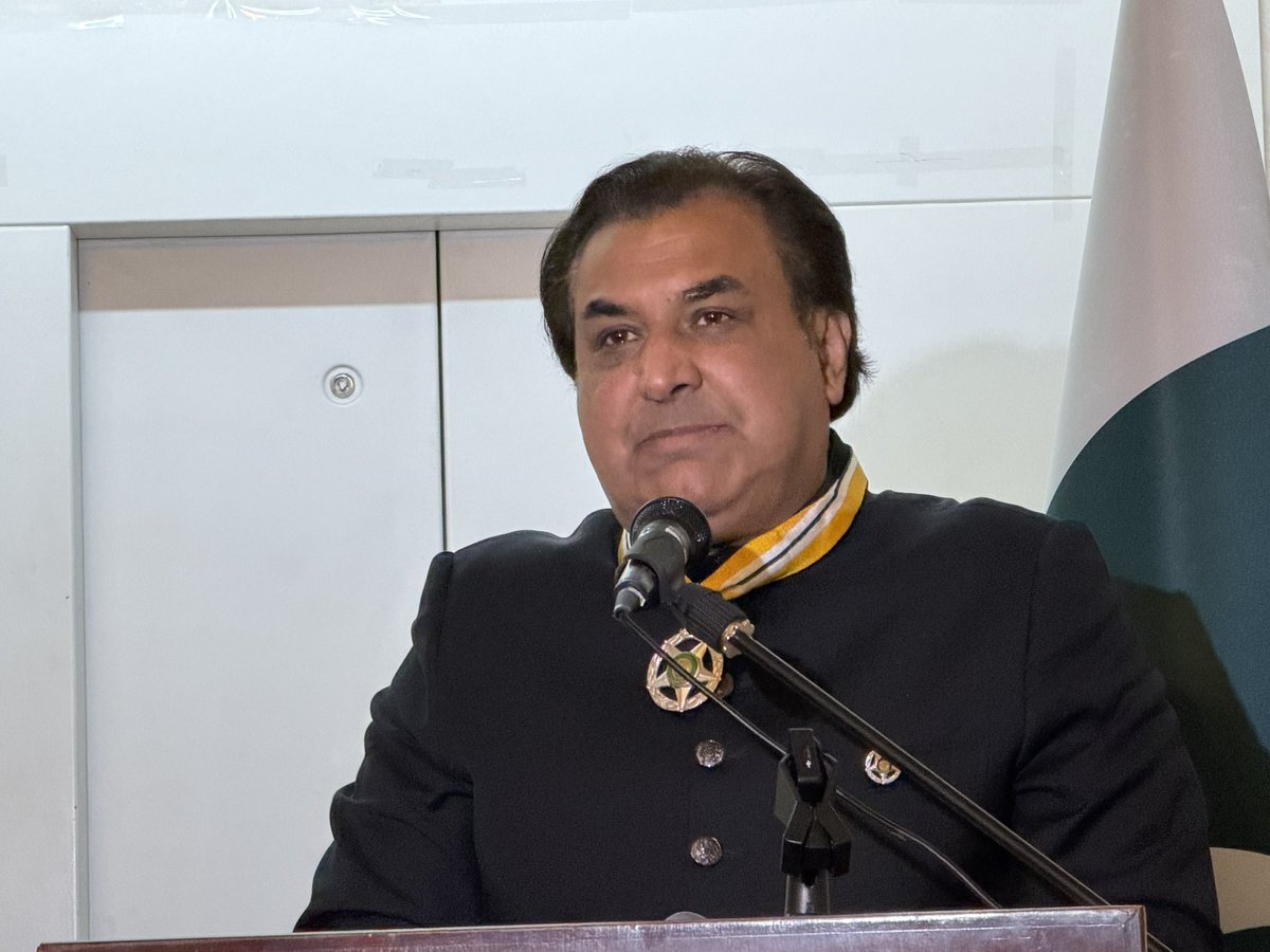 ARSyed1's tweet photo. Congratulating His Exellency Ambassador of Pakistan to Belgium, Luxembourg and European 🇪🇺 union Janab Rahim Hayat Qureshi sb for being awarded with Sitara e Imtiaz by the Government of Pakistan today @PakinBrussels @ForeignOfficePk @mohsinrezapk @asadrizvi2001 https://t.co/2BT9mCqZqT