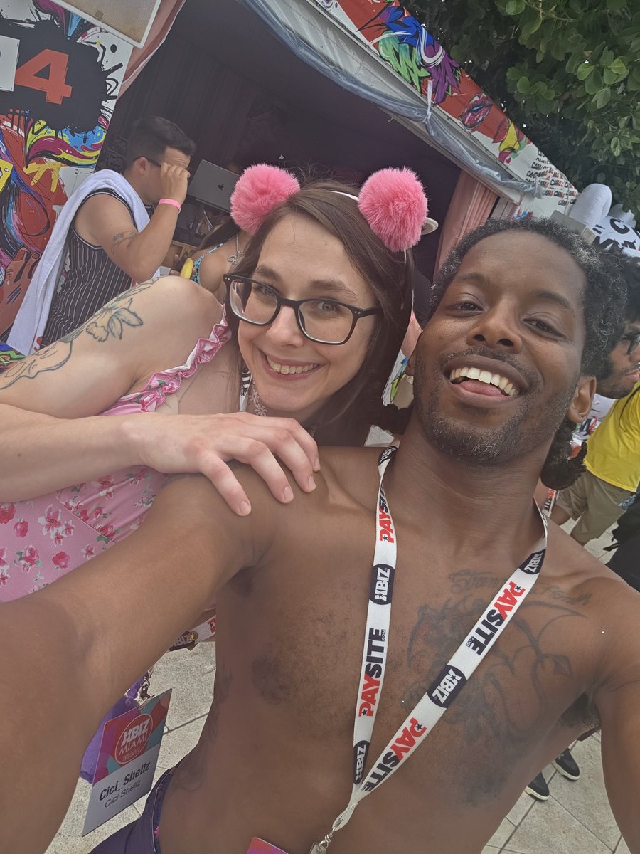 J Muncher @XBIZ Miami tweet media