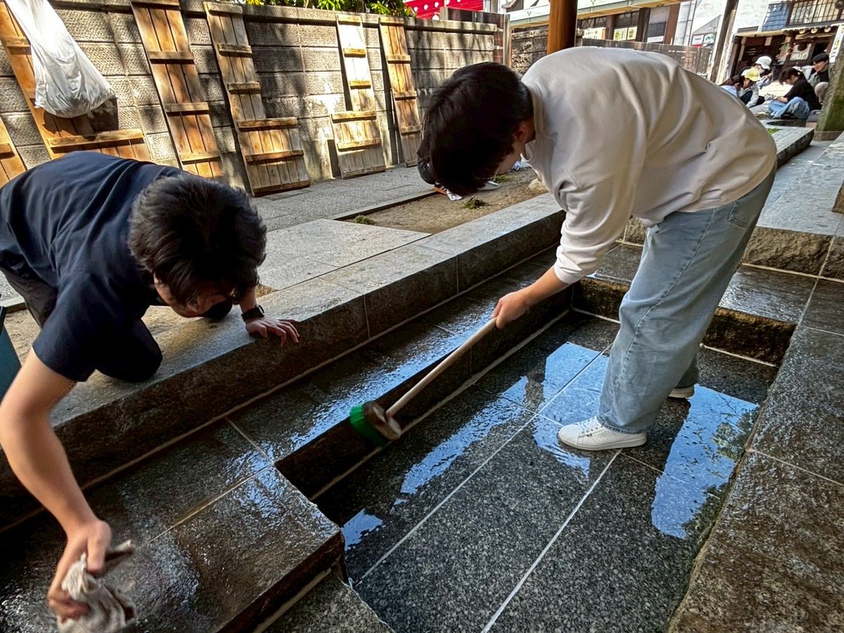 yamadai_src's tweet photo. 今回は山口大学・山口県立大学あわせて29名が参加しました✨️

参加してくれたみなさん、お疲れ様でした🍵

5月は「赤十字運動月間」です📢
SRCでは献血推進だけでなく、地域の力になれる活動にも積極的に取り組んでいきます❗️

 #山口大学学生赤十字奉仕団 
 #ボランティア
 #湯田温泉 https://t.co/vpDKt6SUdQ