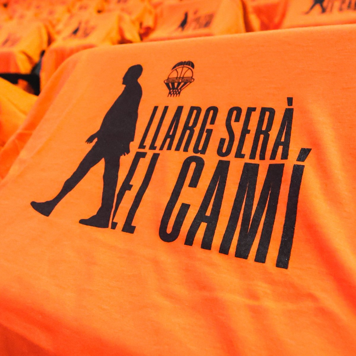 raque 🍊 (playoffera) tweet media