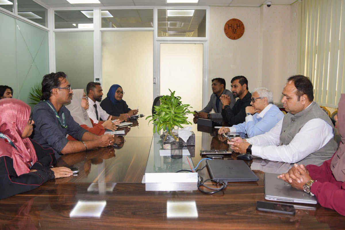 HMH_mv's tweet photo. A productive engagement between Hulhumalé Hospital, GE HealthCare, and their local channel partner State Trading Organization PLC to discuss ongoing collaboration and future opportunities to further strengthen radiology services at HMH.

@StoMedical https://t.co/qR5aHCfAUW