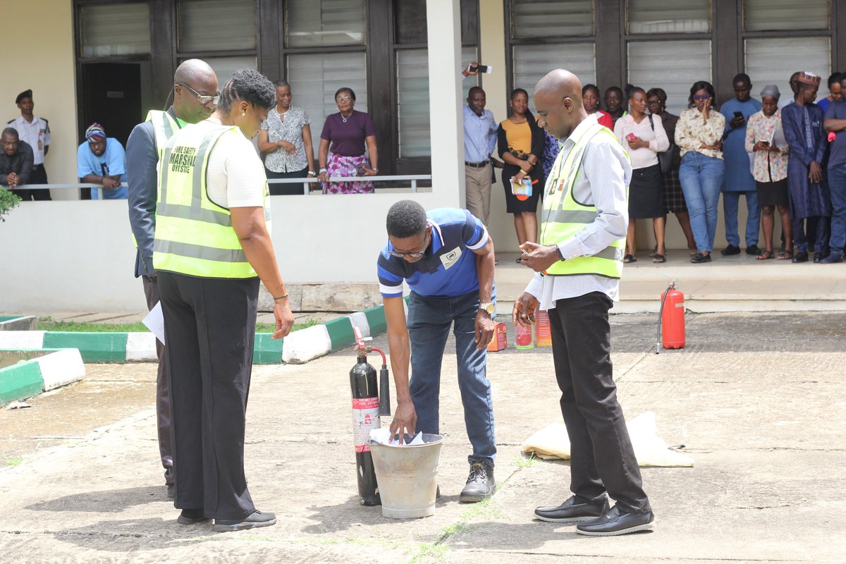 NISEROfficial's tweet photo. Participants also learned practical fire control methods using:
🧯 Foam extinguishers
🧯 Water extinguishers
🧯 CO₂ extinguishers
🛑 Fire blankets https://t.co/aSCxNPQ2o3