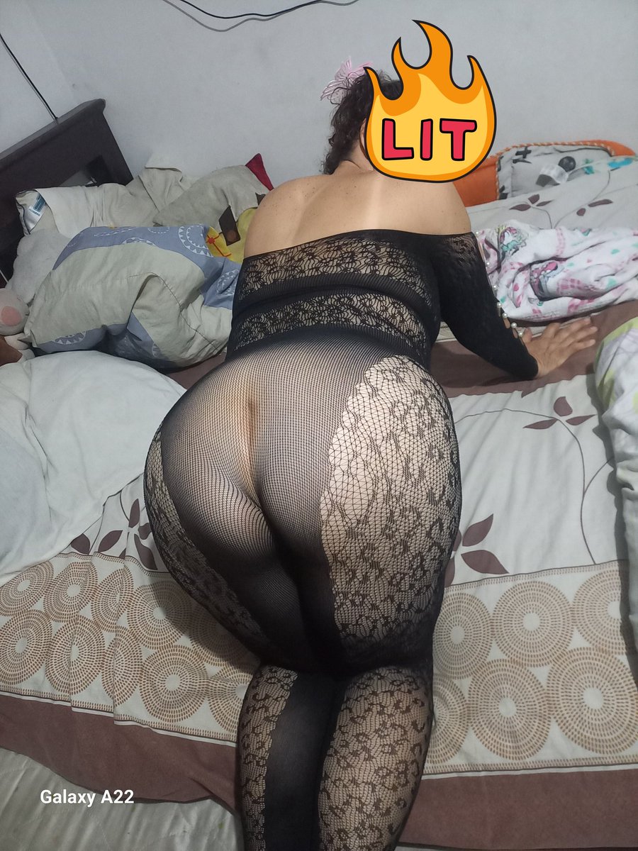 tomatico36's tweet photo. Yo saliendo de la ducha y ella esperándome así..... https://t.co/BCSgNHPQQK