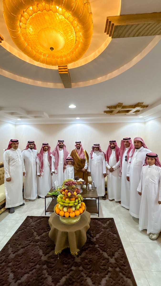 abodalmny3's tweet photo. تشرفت هذا اليوم بزيارة سيدي صاحب السمو الملكي الأمير #فيصل_بن_فهد_بن_مقرن نائب أمير منطقة حائل لمنزل الوالد ببقعاء زيارة أعتز بها كثيرًا وتحمل لنا كل الفخر ♥️🇸🇦. 

حضور سموه شرف كبير ولفتة كريمة غير مستغربة من سموه الكريم، حفظه الله وأدام عزّه https://t.co/OCjLQUF74Y
