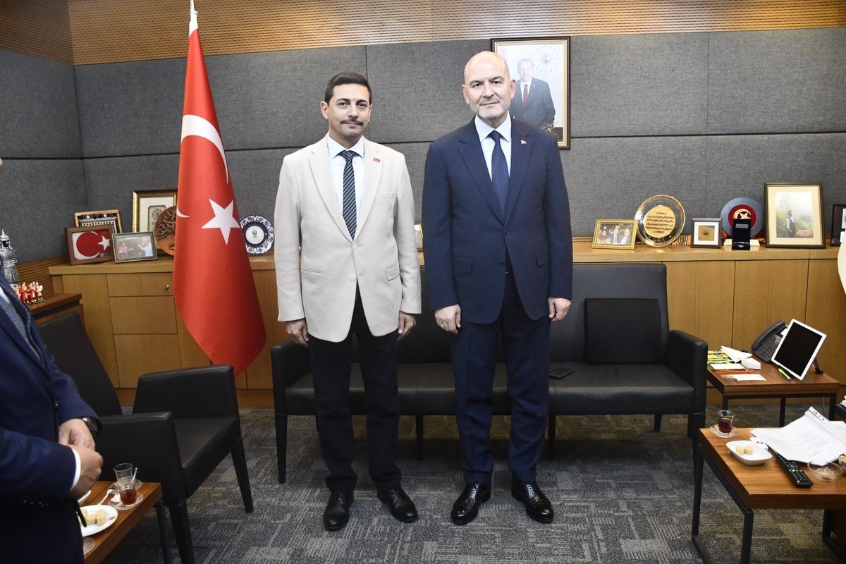 sinargunhan's tweet photo. TBMM İçişleri Komisyonu Başkanı, İstanbul Milletvekili ve önceki dönem İçişleri Bakanımız     Sayın Süleyman Soylu'yu ziyaret ettik.

Sayın Bakanımız ile esnaf teşkilatımızın sorunları ve çözüm önerilerimiz hakkında istişare ettik.

Nazik kabulleri, misafirperverlikleri ve destekleri için bir kez daha teşekkür ediyorum. 
@suleymansoylu