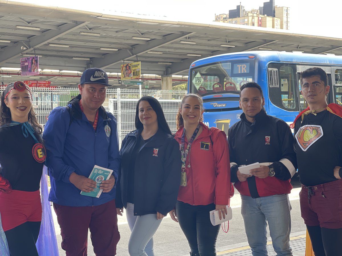 ETIB_SAS's tweet photo. 💙 En ETIB seg💙 En ETIB seguimos construyendo una movilidad más humana e incluyente.
A través de nuestras campañas con usuarios, promovemos la empatía, el respeto y la importancia de brindar apoyo a las personas con discapacidad. https://t.co/665h3N13KH