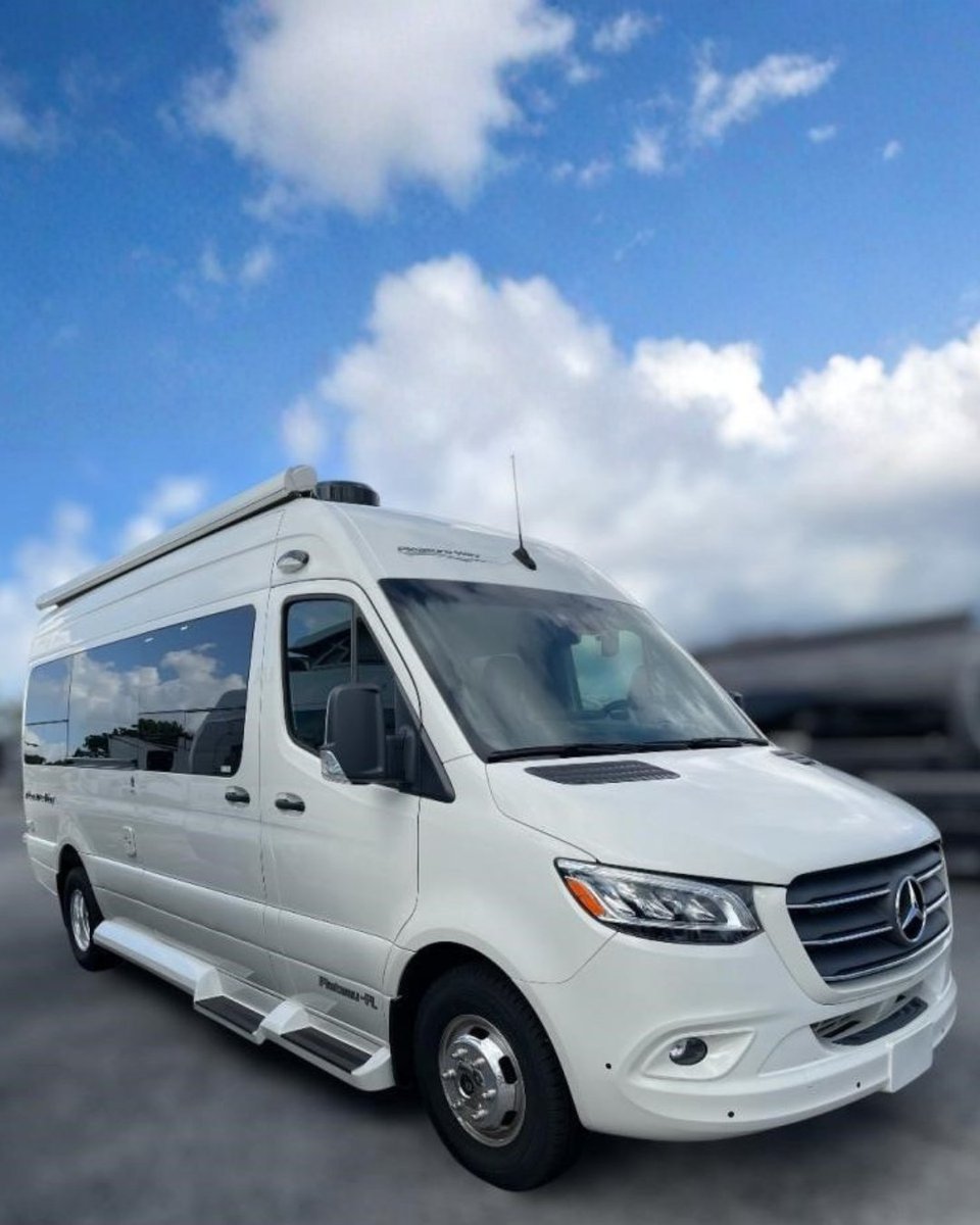 RVUniverse's tweet photo. Freedom on wheels! 🚙✨

These travel trailers and motorhomes from Gerzeny's RV World of Nokomis are clean, reliable, and ready to roll!

View inventory ➡️ https://t.co/6edqhRF8pm

#TravelTrailers #Motorhomes #RVLife #Nokomis #GerzenysRV #FreedomOnWheels #RVTravel #RoadTrip https://t.co/lYVlMZPeah