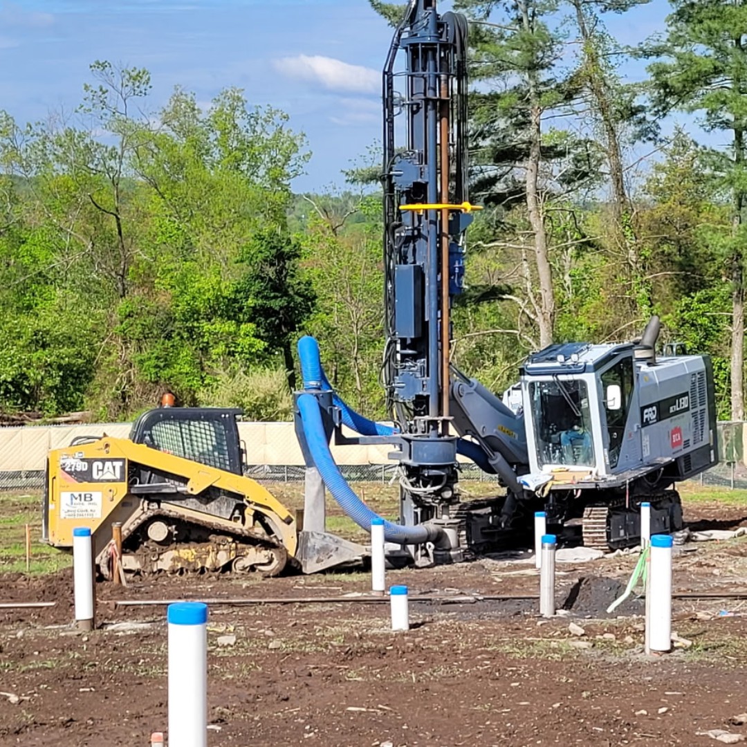 EquipCorp's tweet photo. The Furukawa L130 drilling through hard rock for an environmental remediation project, installing monitoring wells and thermal treatment systems up to 60 feet deep.

#Furukawa #L130 #RockDrilling #ECA https://t.co/zlKw6VhcSn