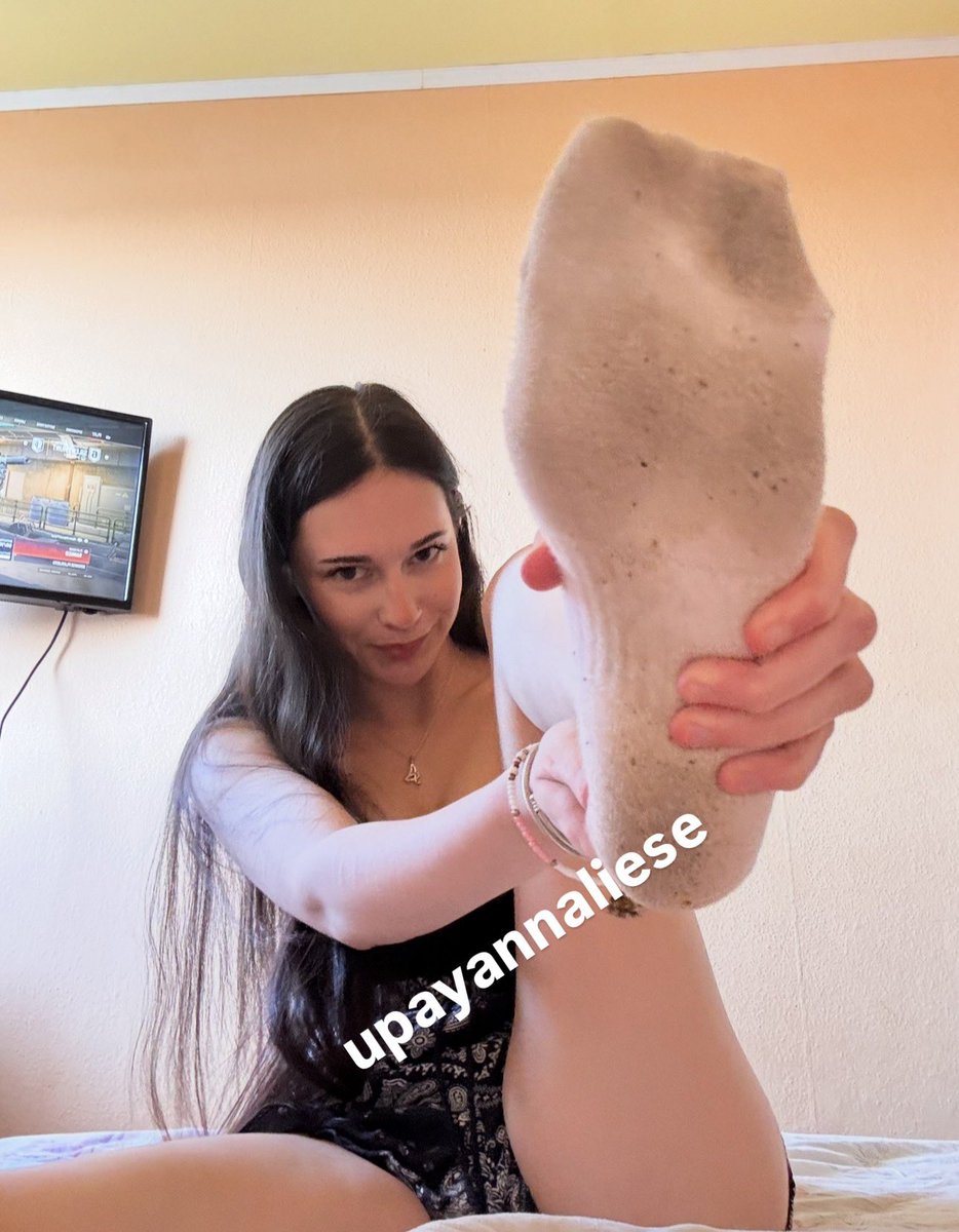 annaliese˙⋆✮ tweet media