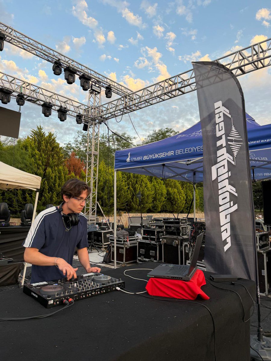 RadioHighTech tweet media