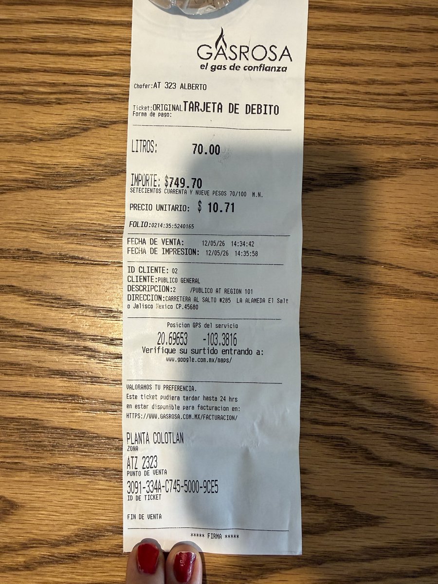 ELBUENGOMEZ's tweet photo. Sin embargo, después de que el personal se retiró y una vez realizado el pago, verifiqué el nivel del tanque y observé que únicamente marcaba alrededor del 50% de su capacidad, situación que no corresponde con la cantidad de litros que supuestamente fueron suministrados. https://t.co/Sg7GWkuO1L
