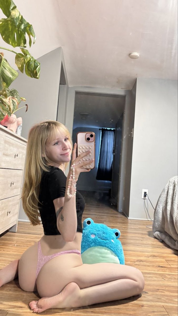 Teenzy Bella 1 tweet media