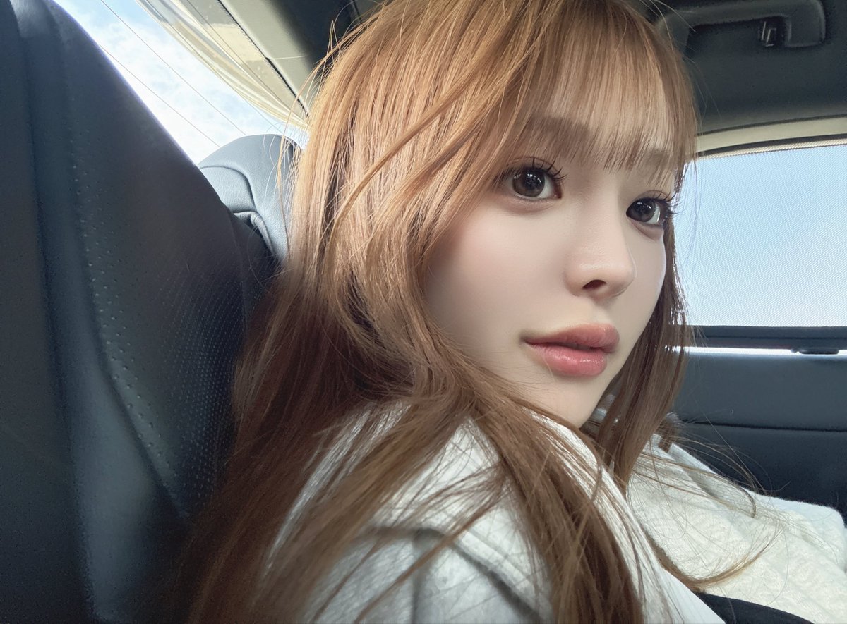 ramuringo__'s tweet photo. 髪色明るくしてから黒の服が映える🐈‍⬛
このワンピはeimy🎀
 #eimyistoire #gift https://t.co/uSPSSNlE8e