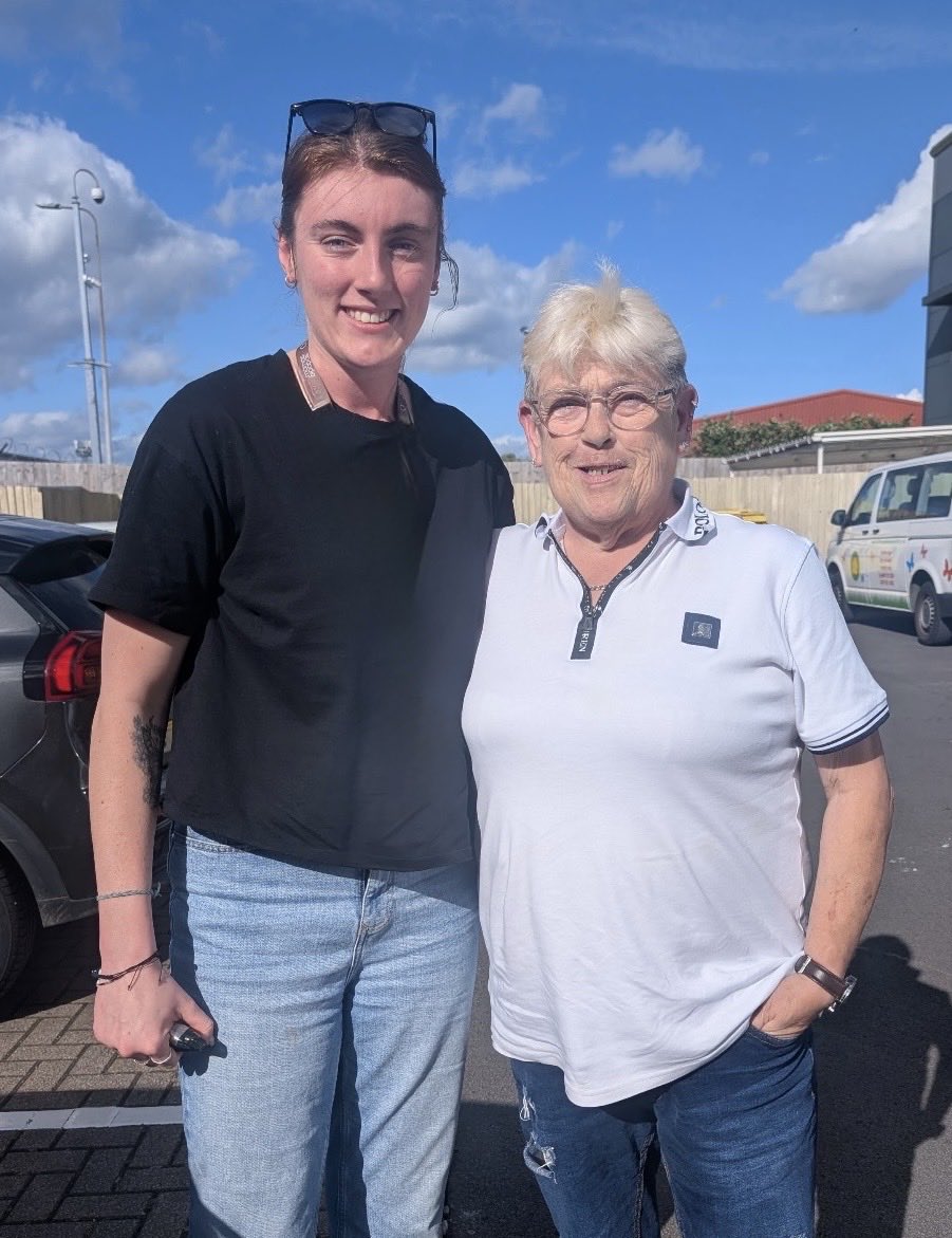 LetsTalkCorrie's tweet photo. 3/6 of LTC on tour 

Meet your new pop band 

Wrong way ©️

Meeting the famous Dawny D for the first time 😎

@DawnDav08238395 https://t.co/pcXnYXbcgv