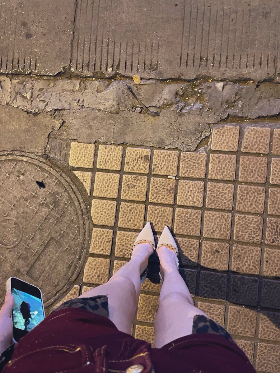 al7kika's tweet photo. 做我炮友的话要天天被我高跟���踩鸡鸡🥵 #温哥华 https://t.co/bg5GiOkAXe