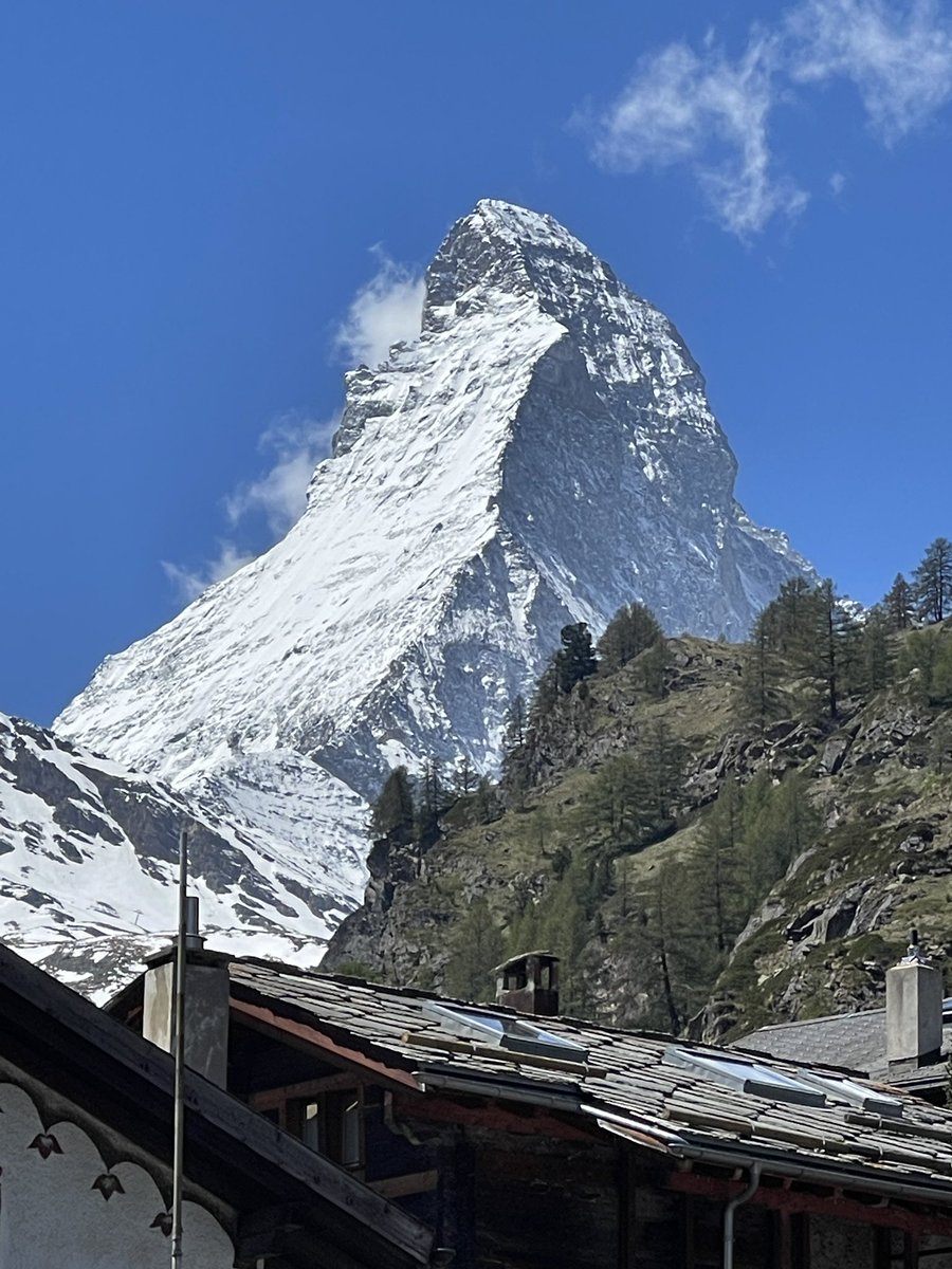 pa33auer's tweet photo. Zermatt ist echt eine Reise Wert😍 Tolle Kulisse und Glück heute mit Wetter #travel #schweiz #Berge https://t.co/FsnH7kJgMv