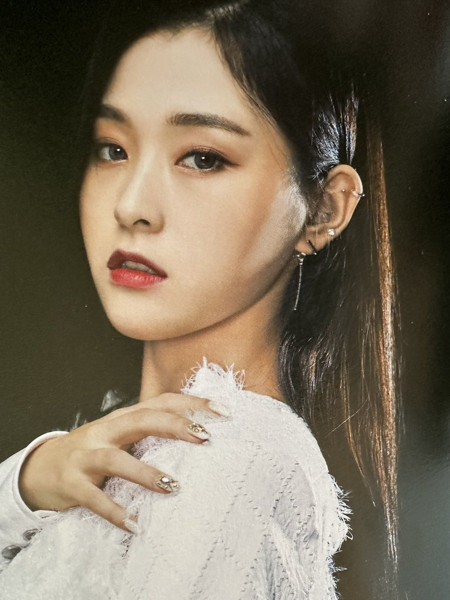 🌳] Scans do 1° full álbum do Dreamcatcher, 'Dystopia: The Tree of