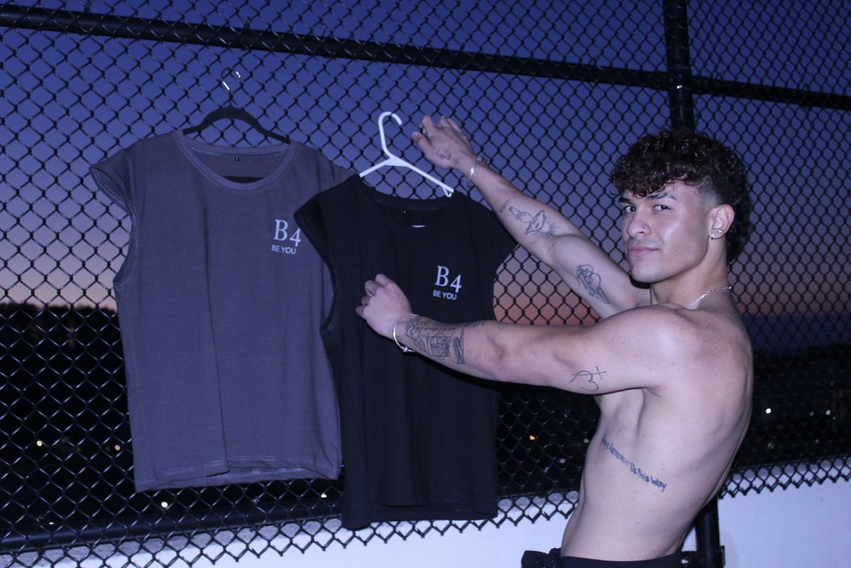 I'm Johnny tweet media