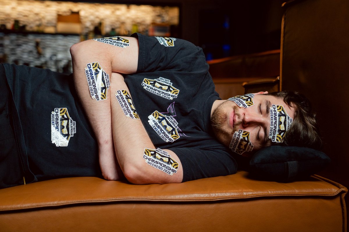 FaZe_Vegas's tweet photo. π¨ FREE CHAMPS TICKETS π¨
Weβre giving fans at Major 3 a chance to win free GA tickets to CDL Champs 2026! π€©
βοΈ 30 Winners
βοΈ Search for the Golden Champs sticker at Dreamhack ATL
βοΈ Take a selfie with the sticker
βοΈ Reply with the picture and #CODChamps on this post
π₯ First person wins a 4 Day Pass
#FaZeUp