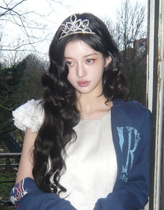 minjuspic's tweet photo. Gems aren’t for everyone. Minju’s facecard is literally insane every time 🤭 https://t.co/1r6zKMLngh