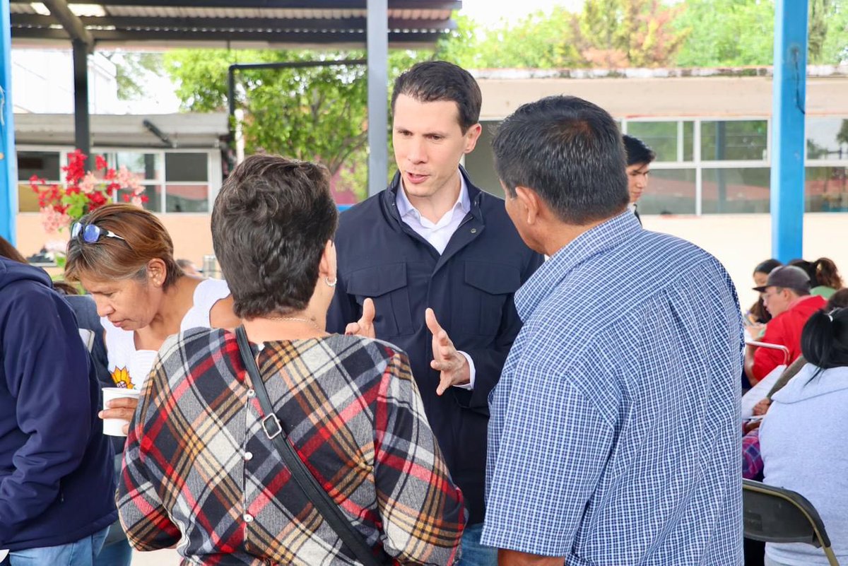 NDP_Noticias's tweet photo. 🏙️ El alcalde @Pedro_RVillegas suma 13 mesas regionales para construir el Plan Municipal de Desarrollo Urbano 2026, con participación vecinal, enfoque ambiental 🌱 y perspectiva de género 🙋‍♀️

Conoce más ⬇️
🔗https://t.co/x5NiQHOgnH 🌐

#UrbanismoCiudadano #Plan2026 https://t.co/akX12XoX6b