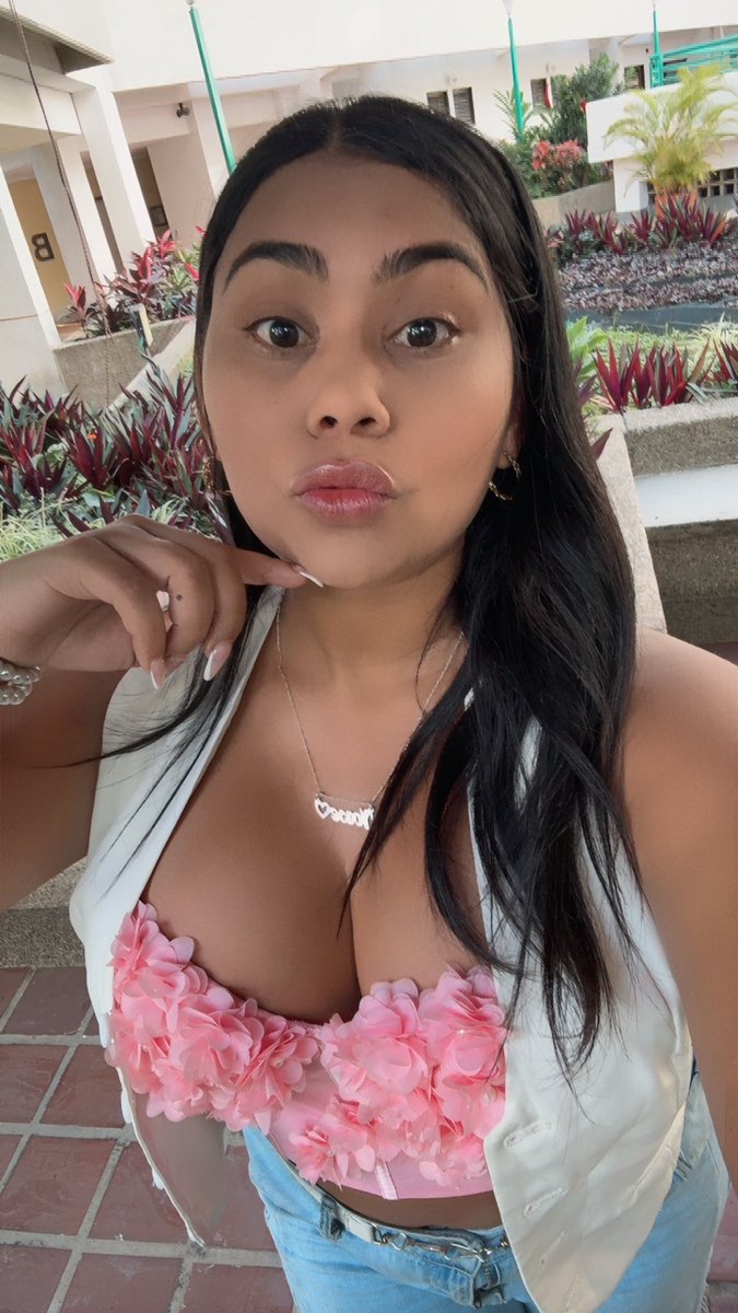 ♡ 𝑷𝒂𝒐𝒍𝒂 𝑪𝒂𝒔𝒕𝒓𝒐 • tweet media